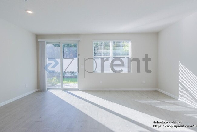 Building Photo - 458 Salisbury Cir