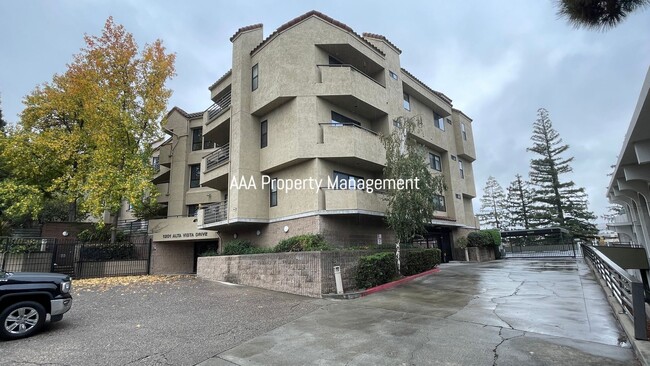 Building Photo - Downtown Walnut Creek! 3rd floor 2 master ...