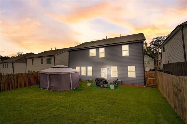 Building Photo - 7246 Gladstone Cir