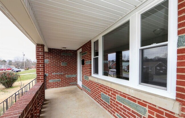 Building Photo - 1408 Gates St