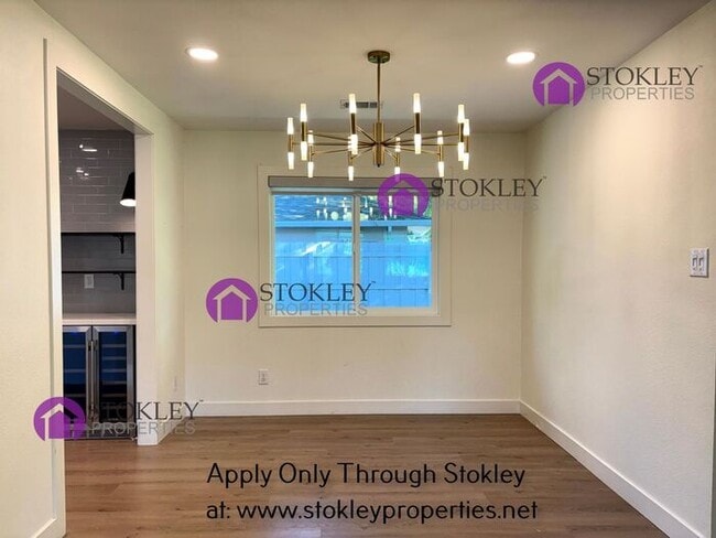 Building Photo - 276 Jennifer Way