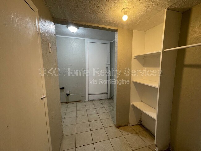 Building Photo - 1304 NW 99th St