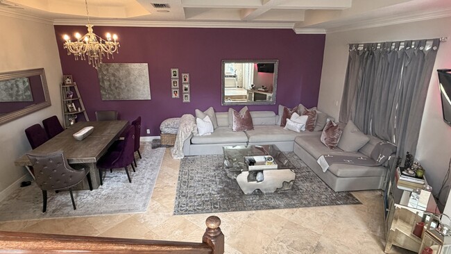 Building Photo - 210 NE 69th Cir