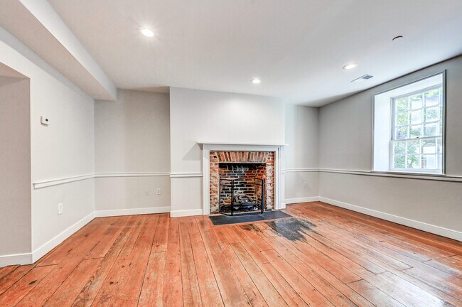 Building Photo - 802 Oella Ave