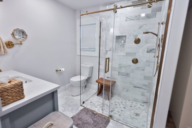 Building Photo - 16322 Southampton Dr