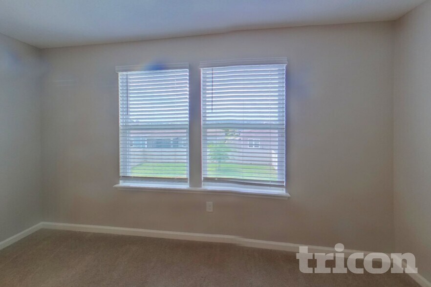 Building Photo - 9762 Lemon Grass Ln