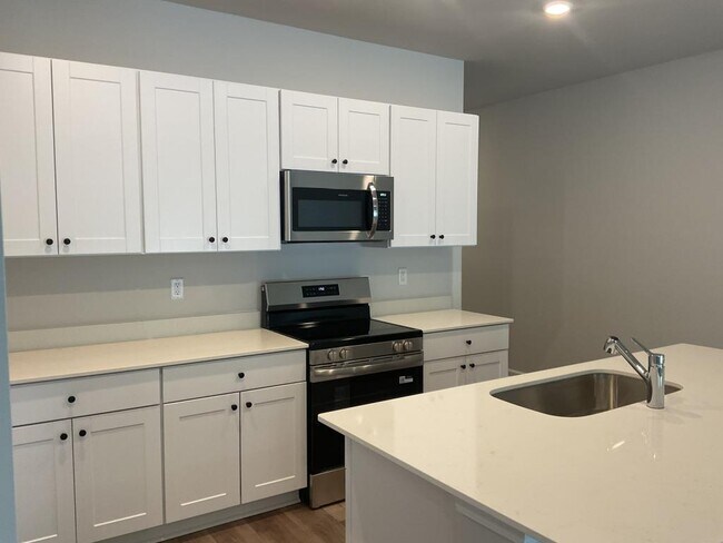 Building Photo - 508 Cambria Dr
