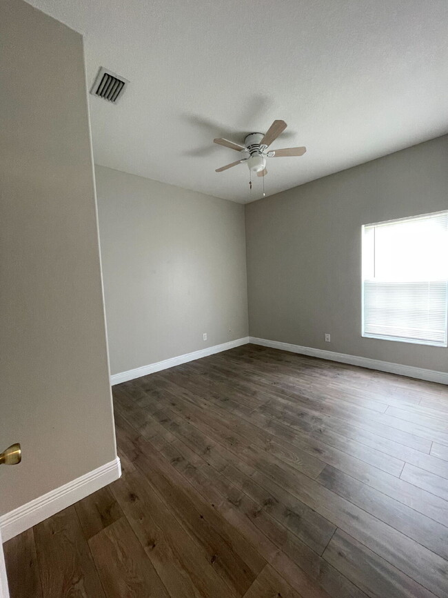 Building Photo - Charming 4-Bedroom Haven