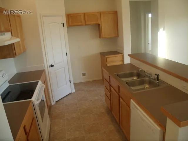 Building Photo - 2202 Thoreau Dr