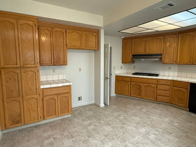 Building Photo - Spacious 3 Bedroom 2.5 Bath Two Story Home in Desirable Almaden Neighborhood