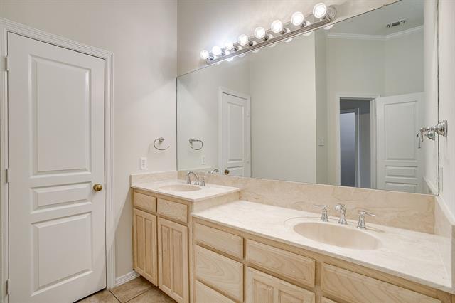 Building Photo - 8612 Woodslane Dr