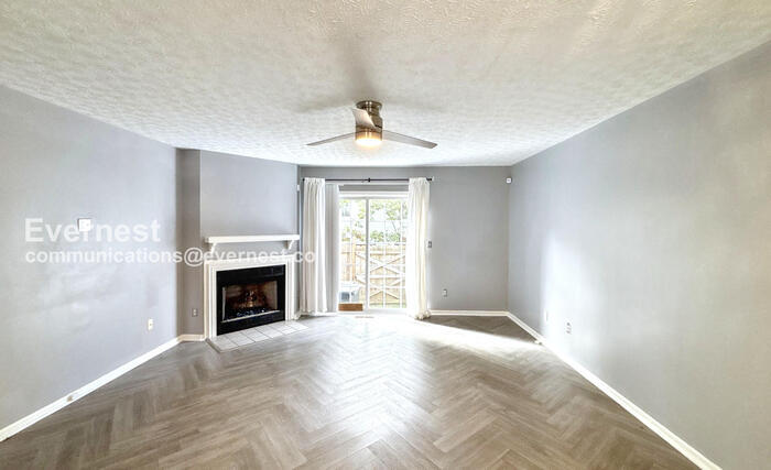 Building Photo - 199 Macandrews Way