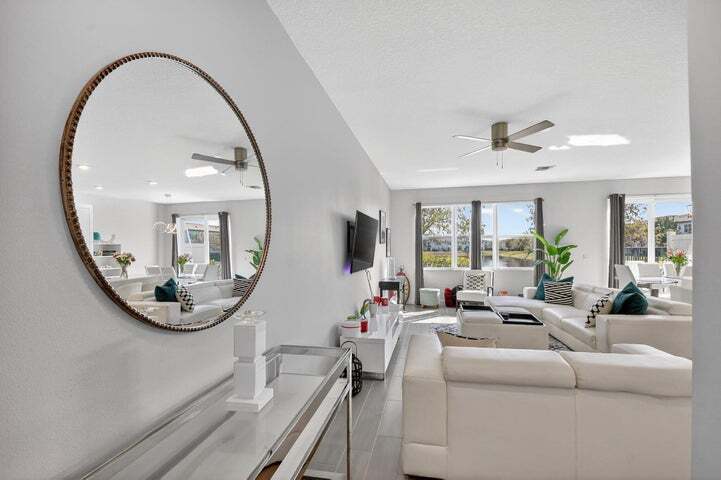 Building Photo - 4790 Navali Dr