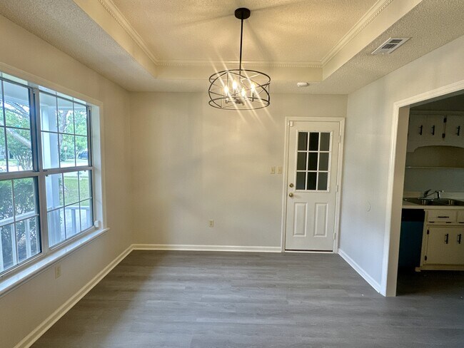 Building Photo - 334 Sawgrass Dr