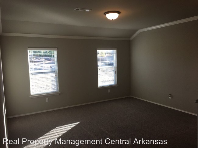 Building Photo - 2505 E Nettleton Ave