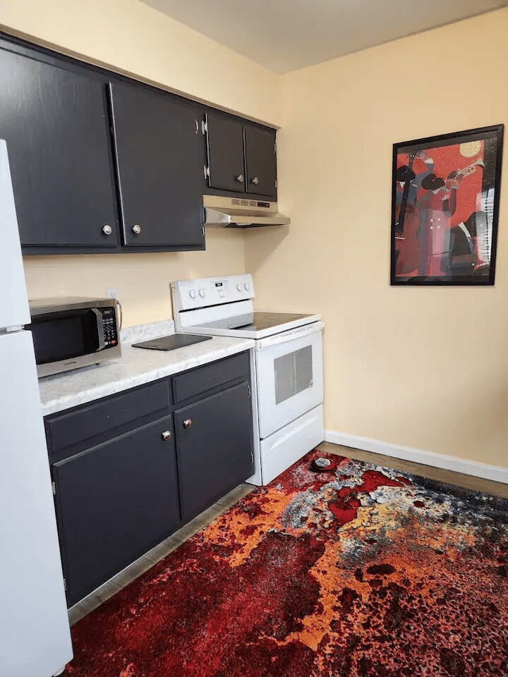 Building Photo - 1949 Miami St