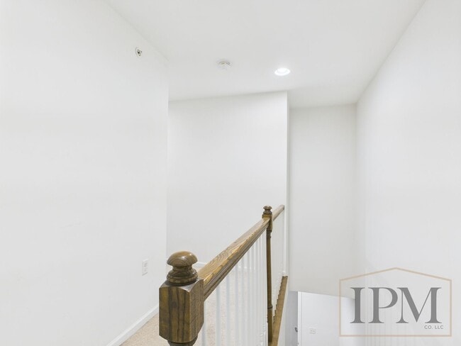 Building Photo - 2-bedroom 2.5 bath Luxury Townhome located...