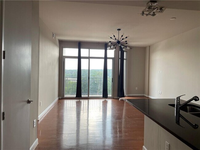 Building Photo - 711 Cosmopolitan Dr NE