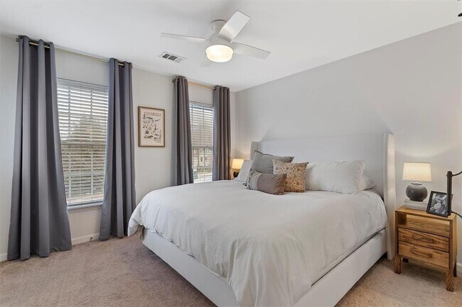 Building Photo - 1168 Stephens St