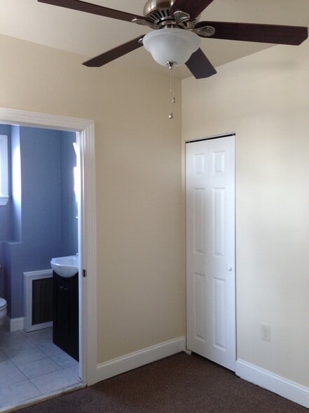 Building Photo - 266 Shelmire St