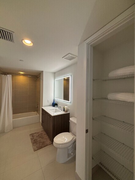 Building Photo - 38 NW 35th St