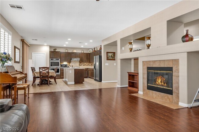 Building Photo - 3069 Regal Cove St