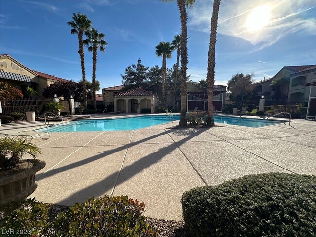 Building Photo - 7885 W Flamingo Rd