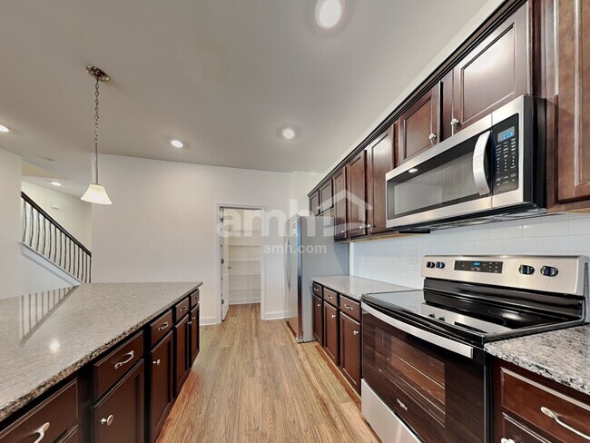 Building Photo - 2125 Laurel Vlg Cir