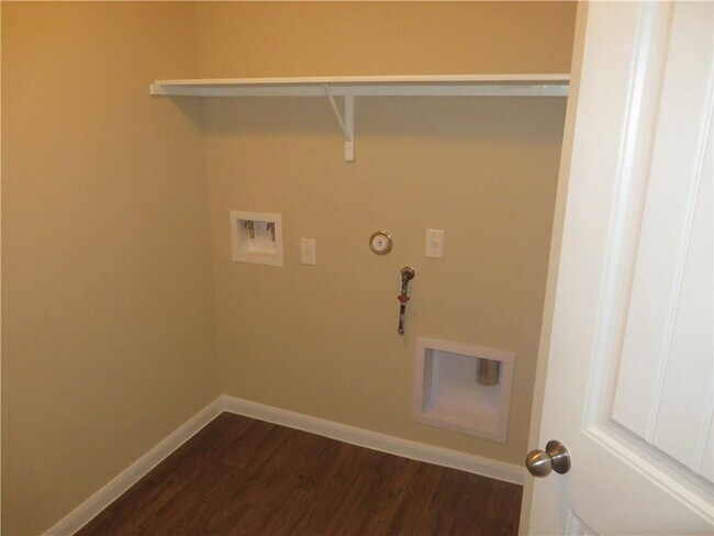 Building Photo - 245 Voss