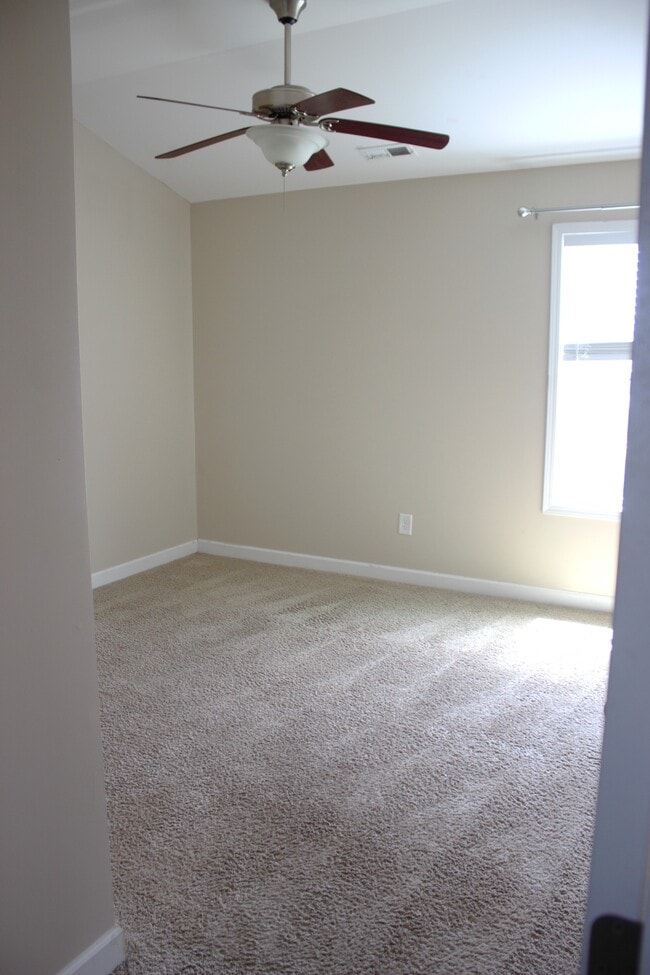 Building Photo - 2143 Stafford Dr