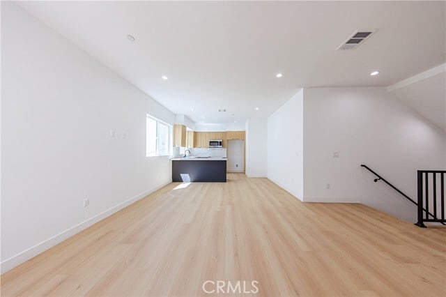 Building Photo - 2847 S Victoria Ave