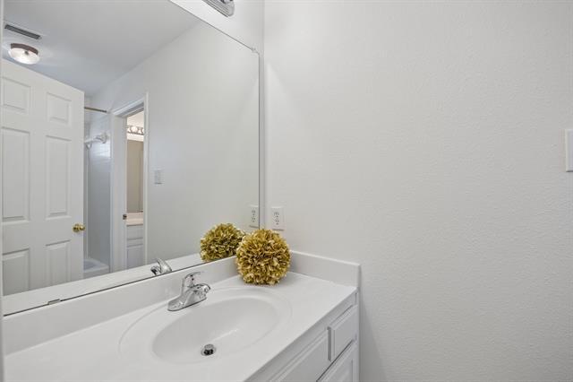Building Photo - 1608 Wagon Wheel Dr