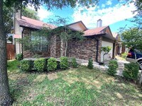 Building Photo - 6814 Flaming Ridge Dr