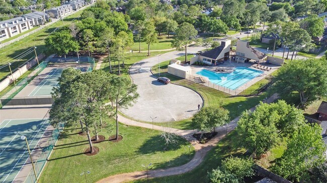 Building Photo - 2358 Binley Dr