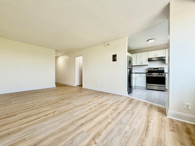 Building Photo - 40 E Sidney Ave