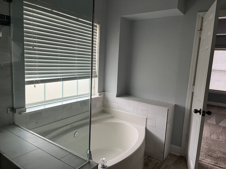 Building Photo - 10515 Hawick Ct