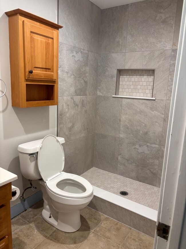 Building Photo - Townhome For Rent