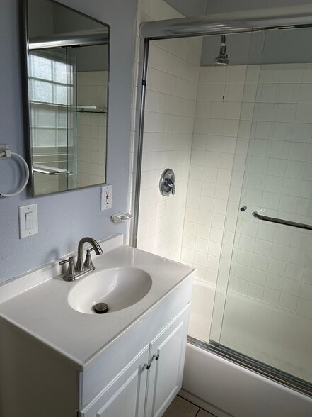 Building Photo - 6835 Newell St