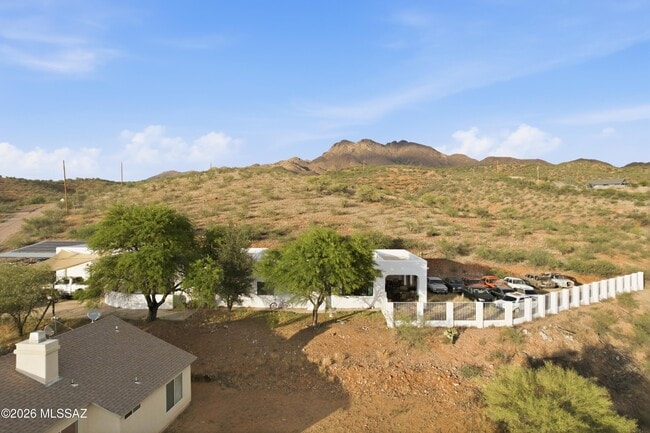 Building Photo - 221 Pso Tamex