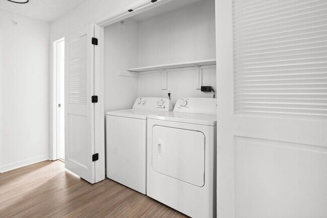 Building Photo - 3821 Central Ave