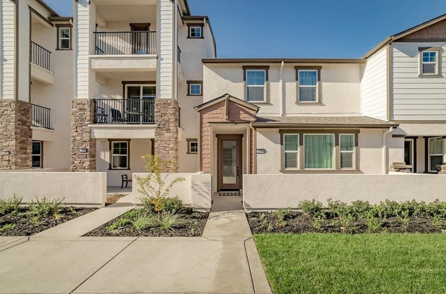 Primary Photo - STUNNING 3/2.5 (Natomas)! Gym, Pool, Solar...
