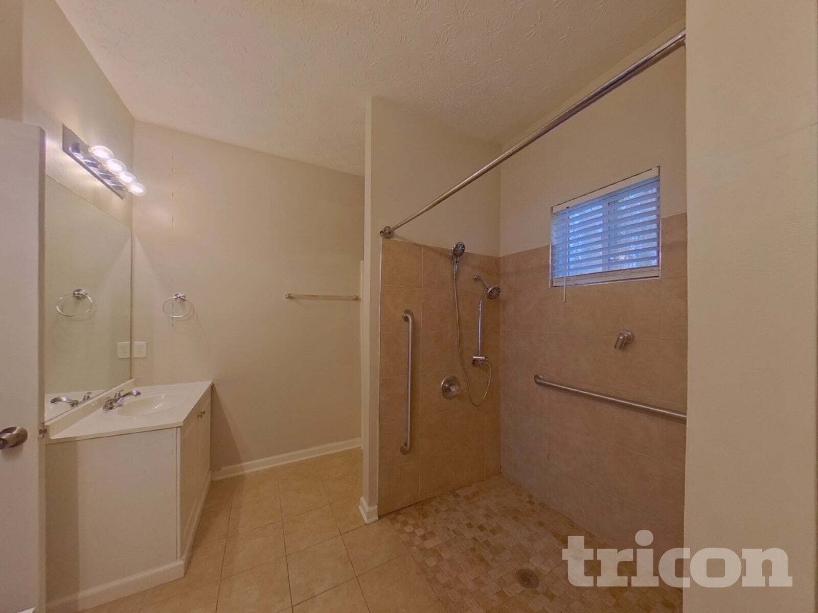 Building Photo - 1421 Highgrove Way