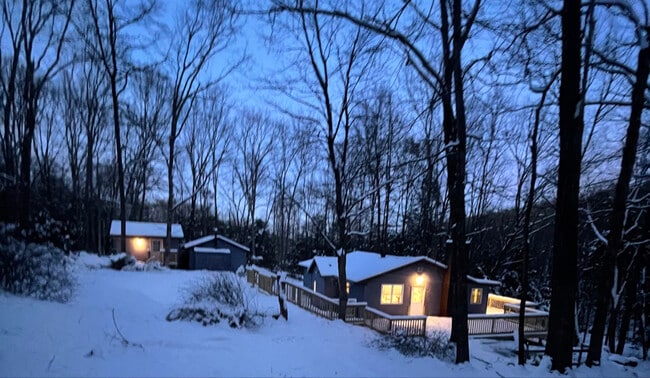 Building Photo - 189 Eagle Pass Rd