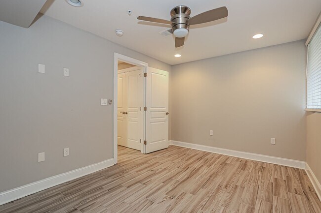 Building Photo - 1400 S 24th St