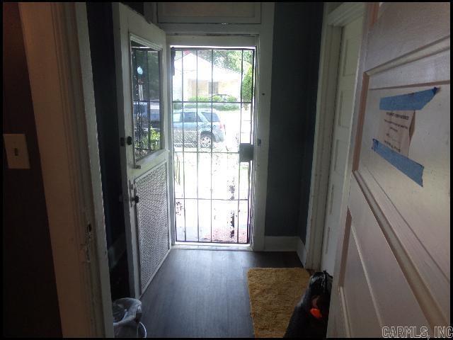 Building Photo - 922 W 21st St