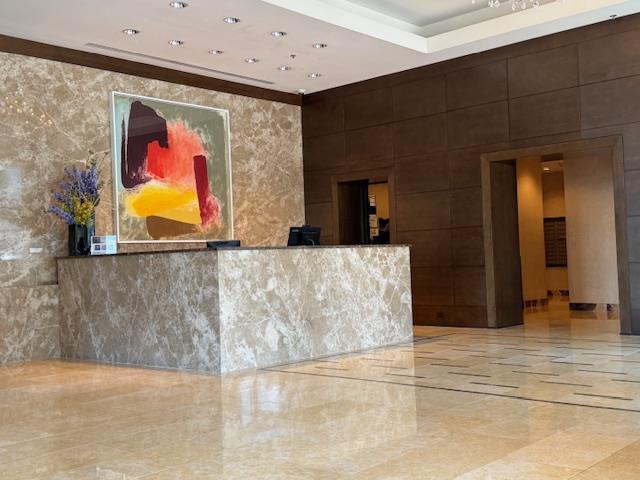 Building Photo - 5 Renaissance Square