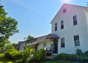 Building Photo - 122 Logan Ave