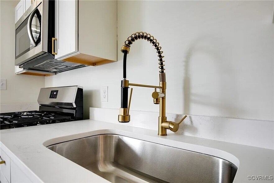 Building Photo - 3139 Ellwood Ave