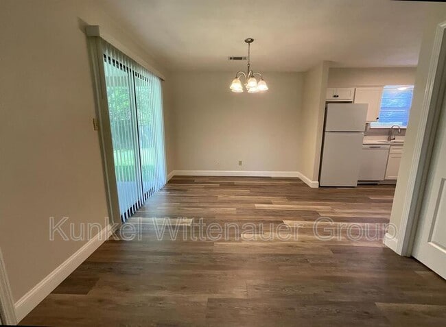 Building Photo - 713 Plankway Dr