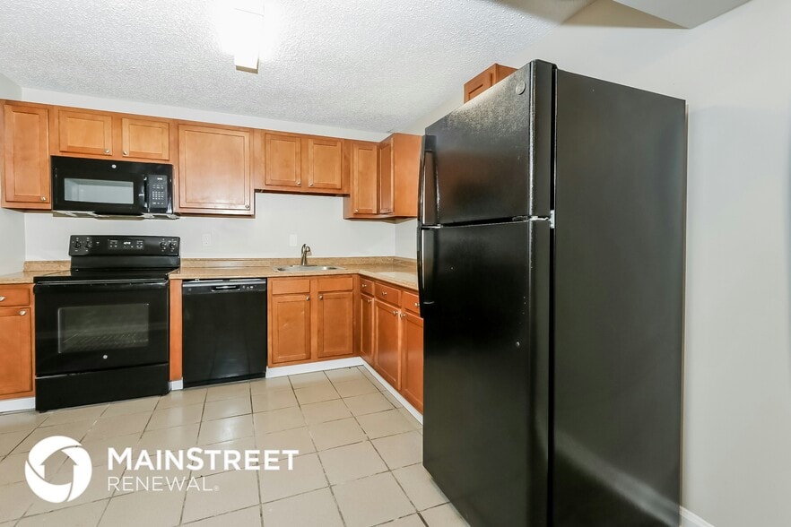 Building Photo - 4386 Pine St